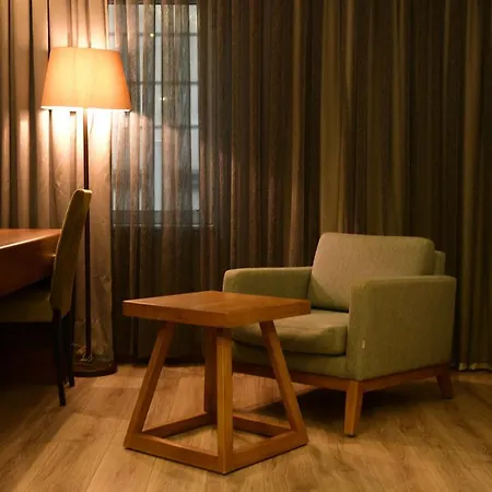 Turizoom Business & 4*