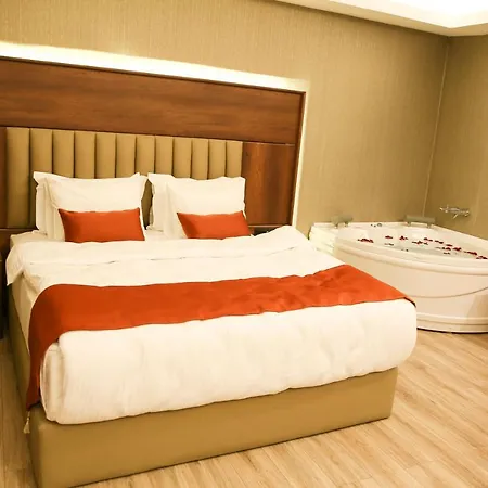 Turizoom Business & 4*